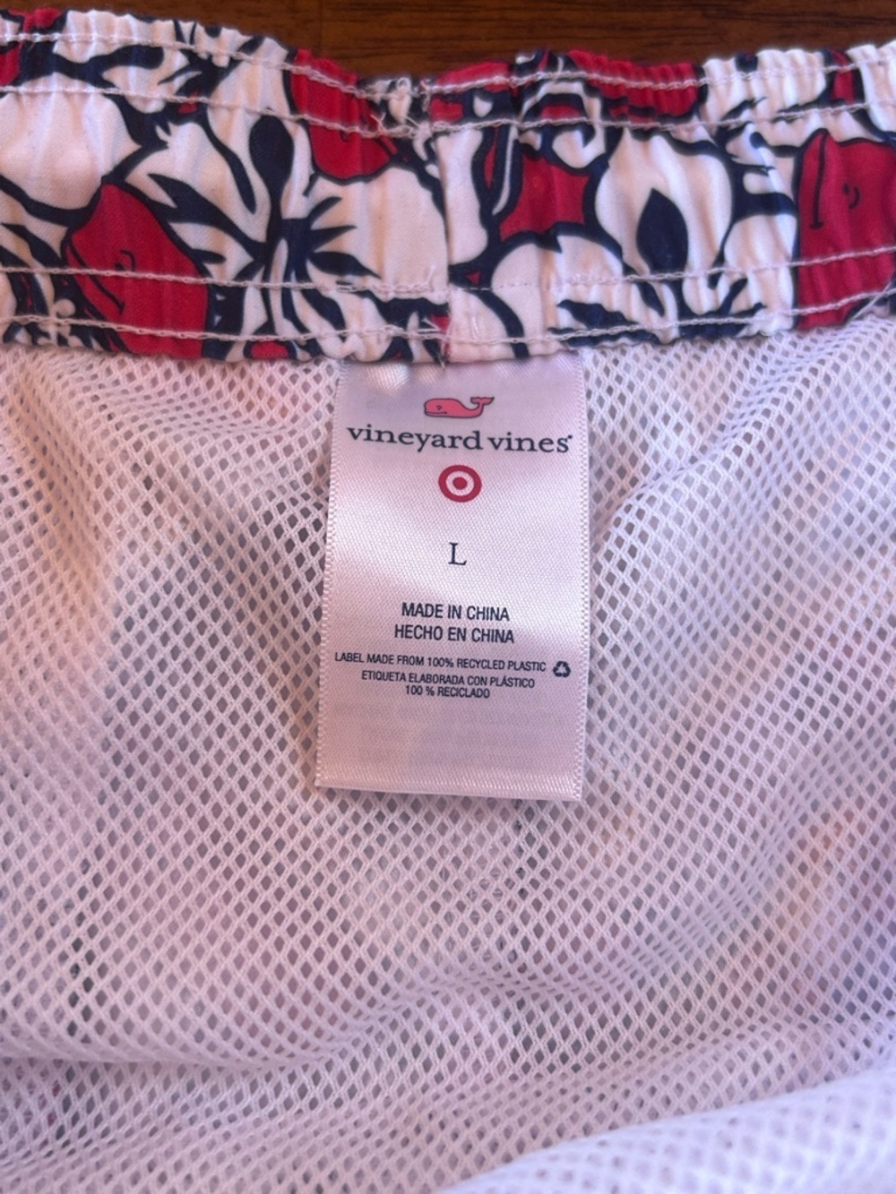 Vineyard Vines Whale Print 7” Swim Trunks - Picture 3 of 5